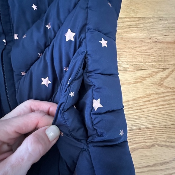 GAP Kids Puffer Vest - Navy Blue With Silver Stars - Size XS - Picture 2 of 7